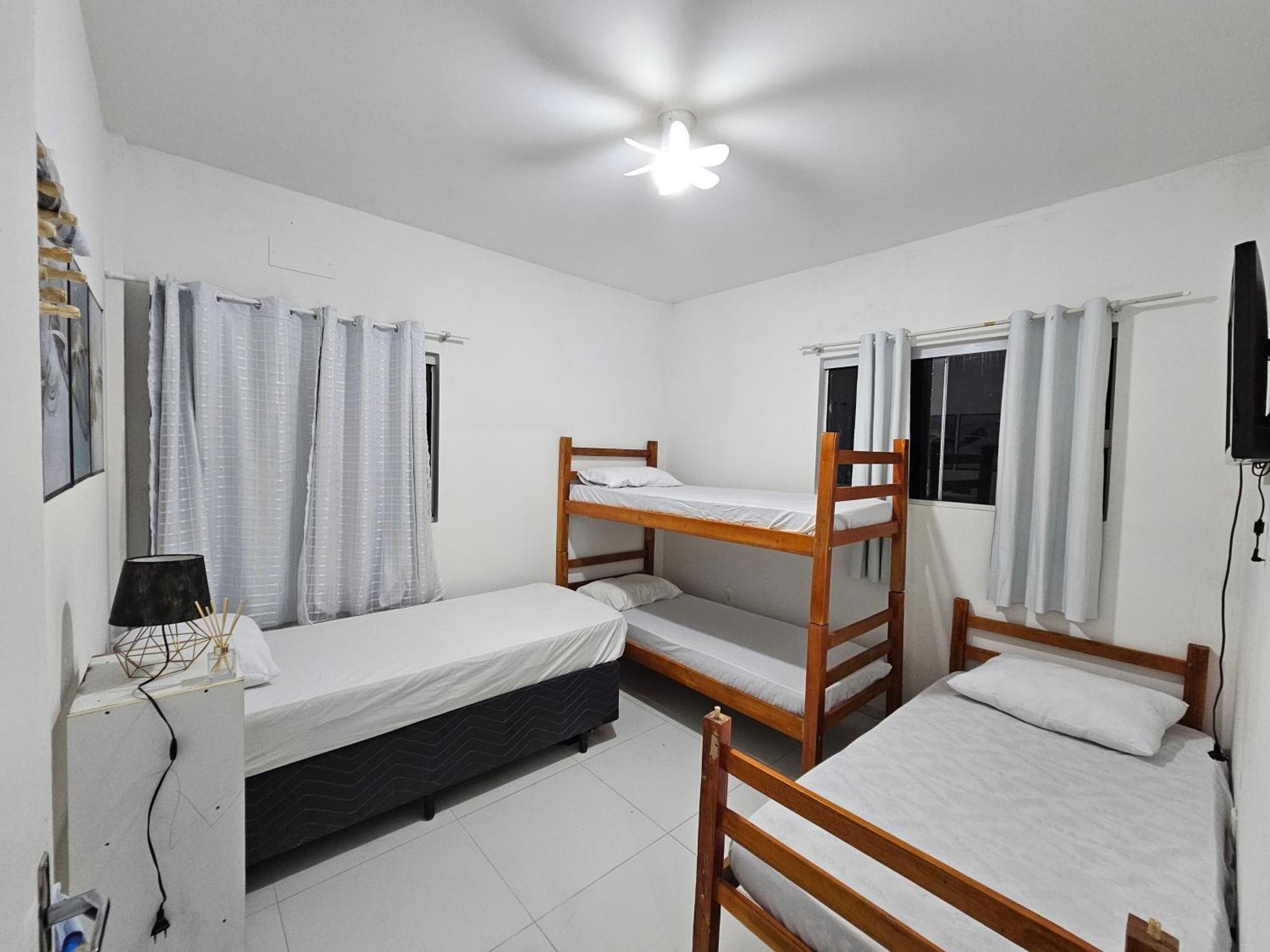 Forest House Hostal *